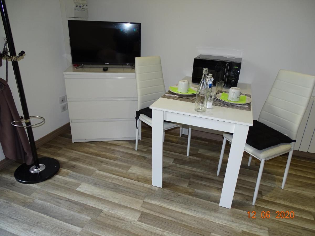 Legend- Parking Prive Gratuit- Terrasse Privee- Wifi - Convert - Alimentec Bourg-en-Bresse Buitenkant foto