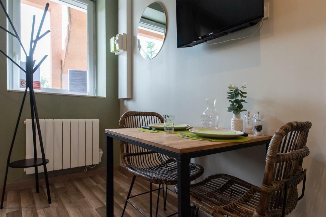 Legend- Parking Prive Gratuit- Terrasse Privee- Wifi - Convert - Alimentec Bourg-en-Bresse Buitenkant foto